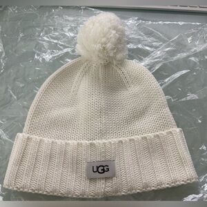 UGG White cuff Beanie with Pom, NWOT